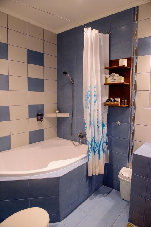 Hotel Slnecny Dvor Michalovce Habitación foto