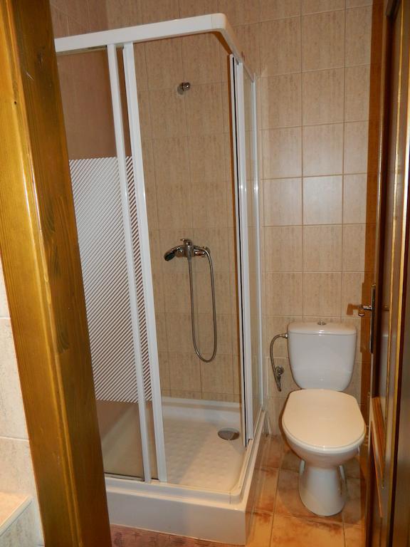 Hotel Slnecny Dvor Michalovce Habitación foto